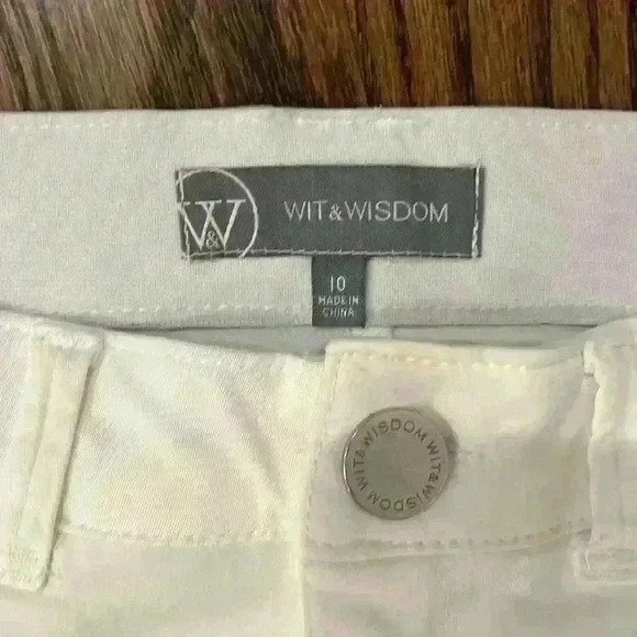 Wit and wisdom, white pants - Picture 2 of 7